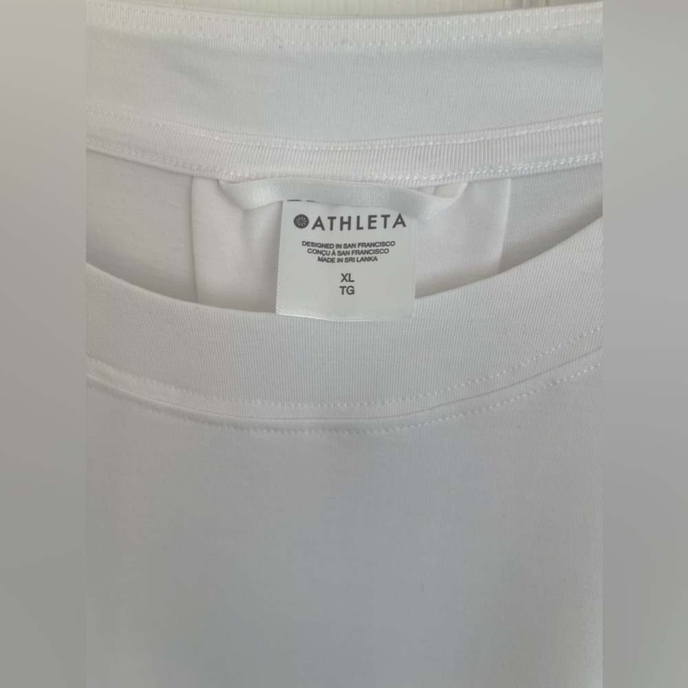 NWT Athleta “Power of She” T-shirt - Picture 4 of 4